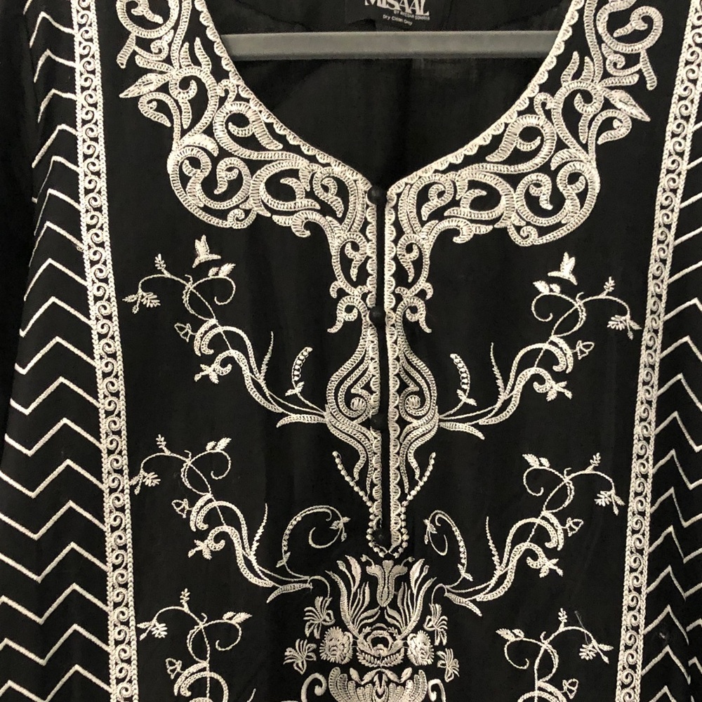 Black and White Embroidered Kurta with farshi shalwar - Ayesha somaya 2025 Dec - Picture 3 of 3